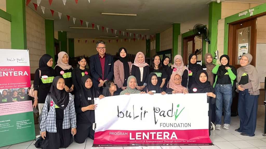 Pelatihan service excellence frontliner Program LENTERA Bulir Padi bersama Bina Mutu Bangsa
